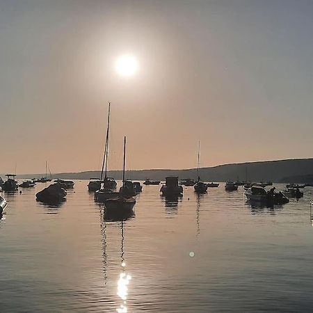 Вилла Arvonia Sleeps 7, Sea Views, Dog Friendly Нью-Ки Экстерьер фото