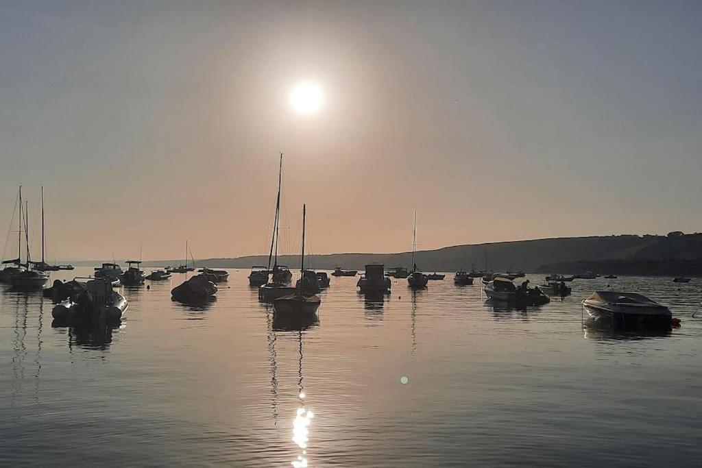 Вилла Arvonia Sleeps 7, Sea Views, Dog Friendly Нью-Ки Экстерьер фото